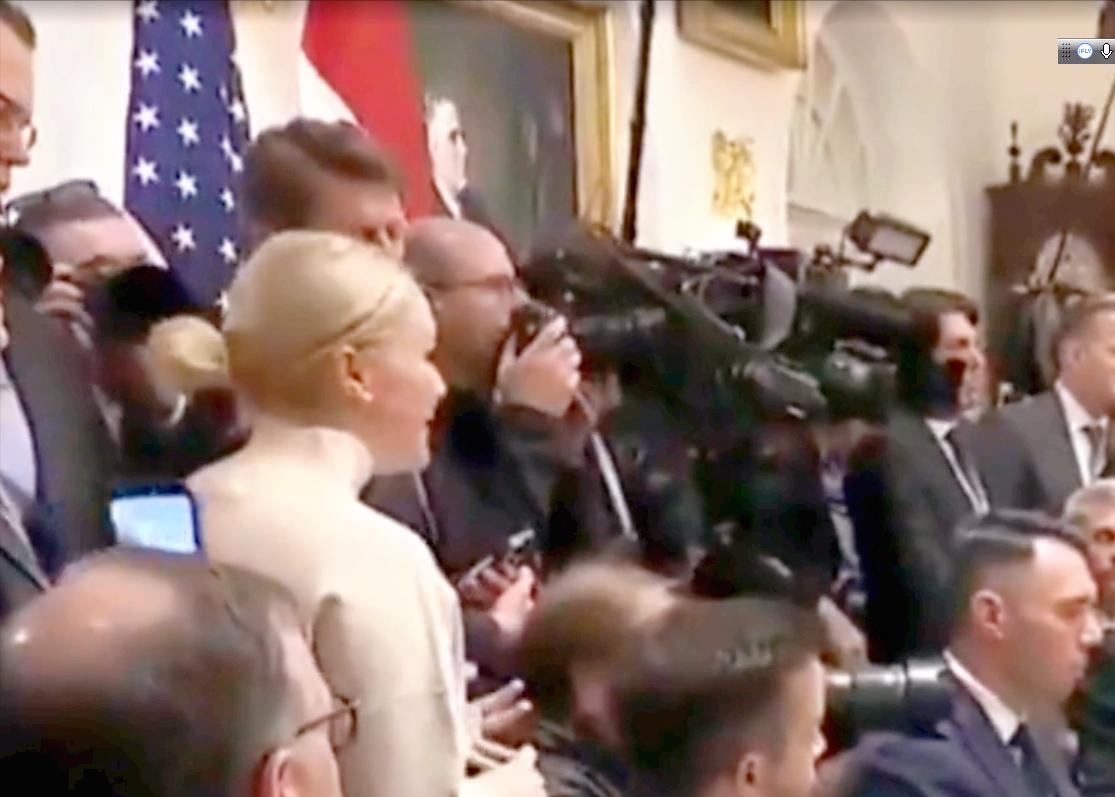 这个女秘书太牛！3次救场特朗普，外国领导当场挖人
刚才看到个视频太有意思了。特朗