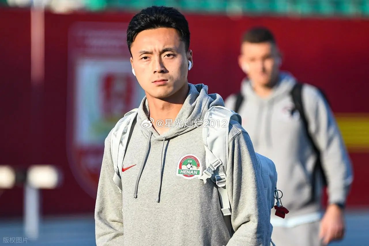 根据德国转会市场更新显示，河南队续约中场球员陈克强 新合同到2028年年底 陈克