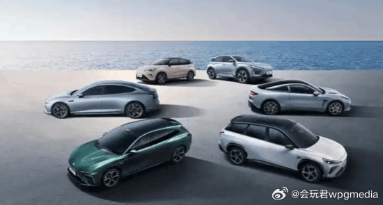 人民日报评全球汽车"销冠"易主:如诺基亚看苹果崛起近日《人民日报》发文指出，随着