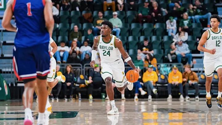 主场作战的贝勒大学以124比61轻取了NCAA二级联赛球队阿灵顿浸会大学。本场比