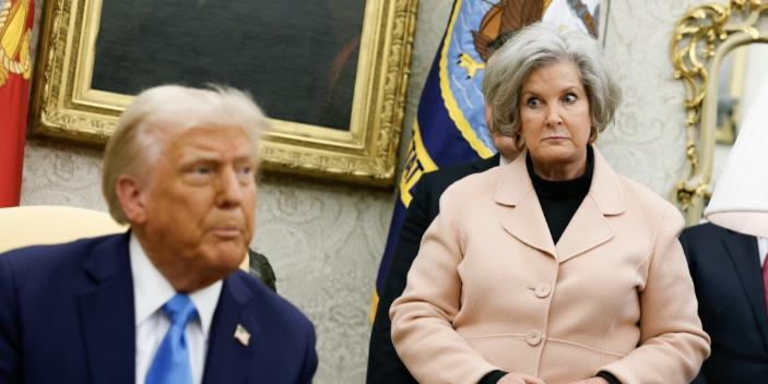 特朗普今天写道：“苏西·威尔斯是一位杰出的幕僚长，一位伟大的人，也是我认识的最坚