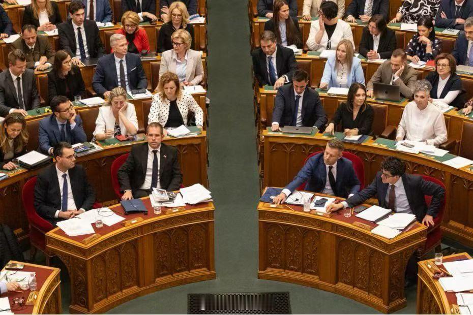 🔥🌍🇭🇺匈牙利《444》新闻网报道，匈牙利议会阻止了奥尔班重返总理职位的
