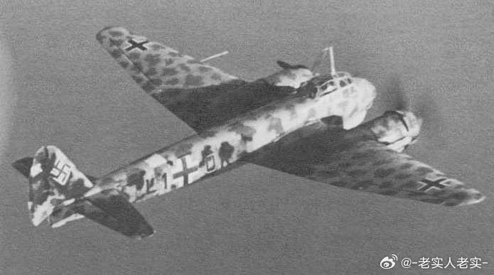 部署在地中海战区的LW 所属JU88机群，摄于1942-43年。图1-9属于第一