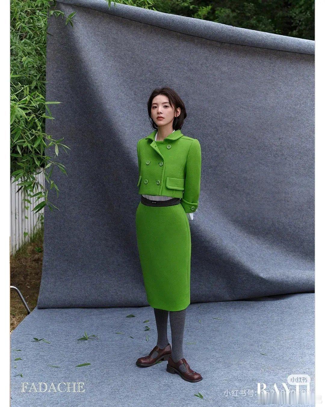 谁能把miumiu这套衣服驾驭得更好？ ​​​