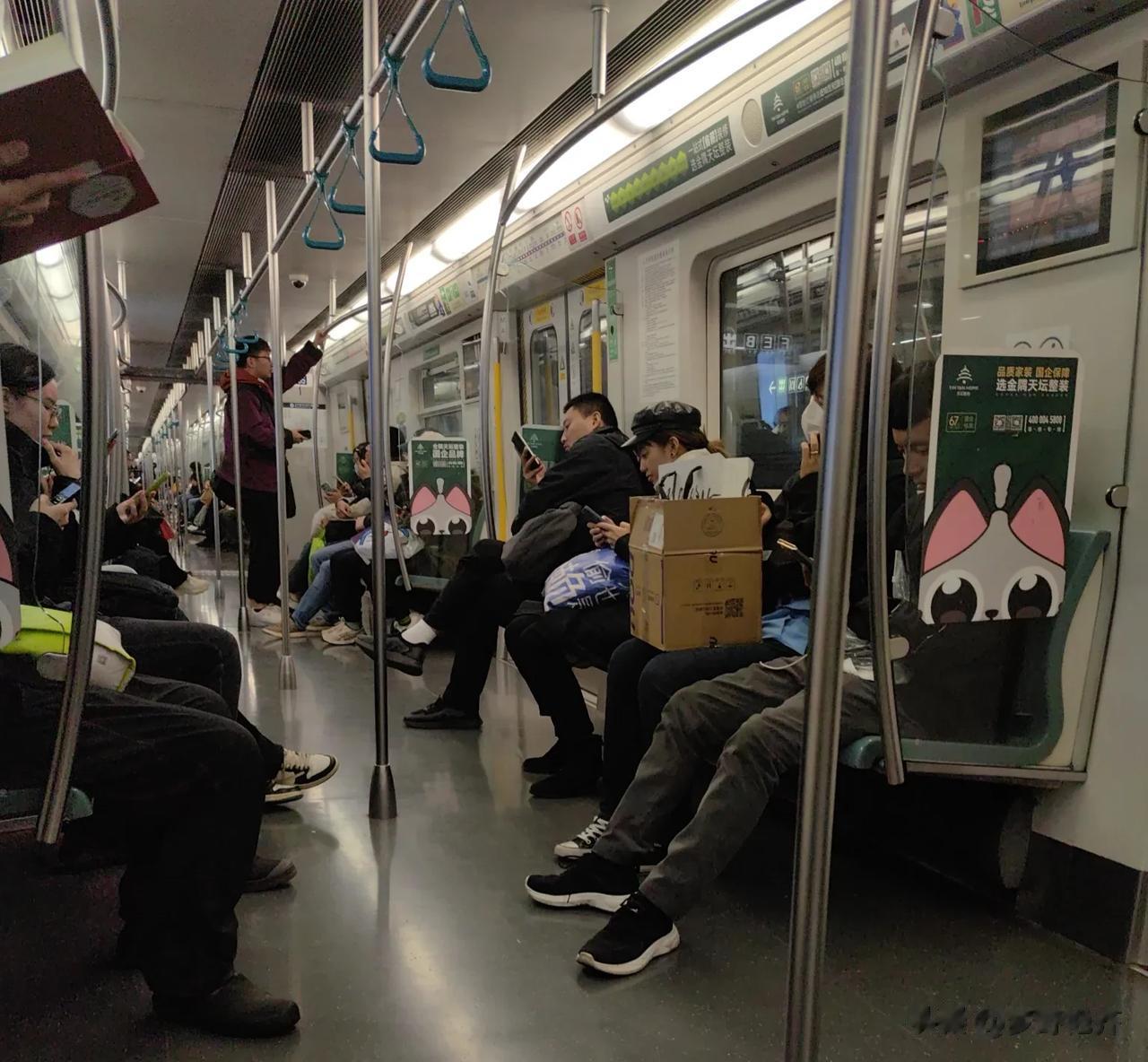 #手里有30万应该创业还是买房#有30万，就应该拿着去创业，而不要急于买房。

