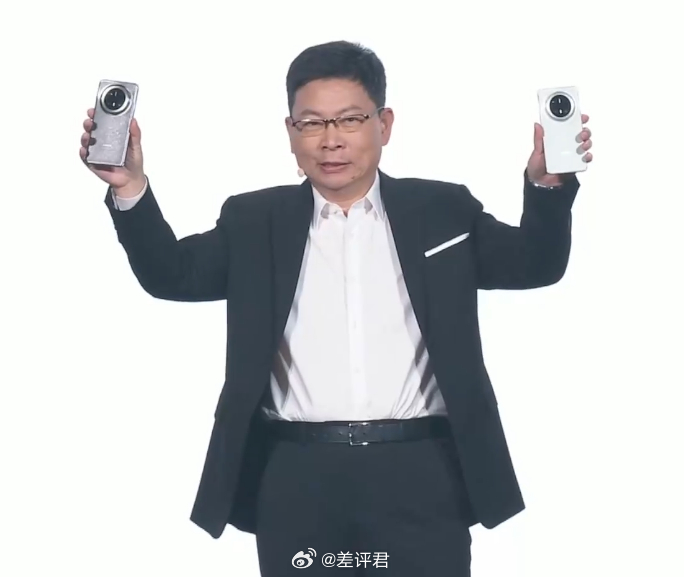 #差评在现场# 华为 Mate 70 系列来了！侧边指纹+人脸识别，可惜没能全系