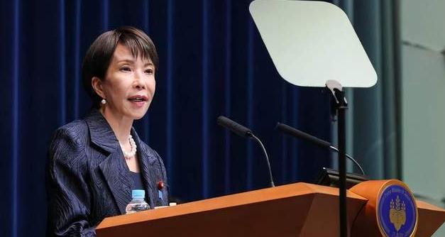 有人嘴上喊要打长期战争，有人直接把军舰开到了你家门口。两种回应方式，你觉得哪个更