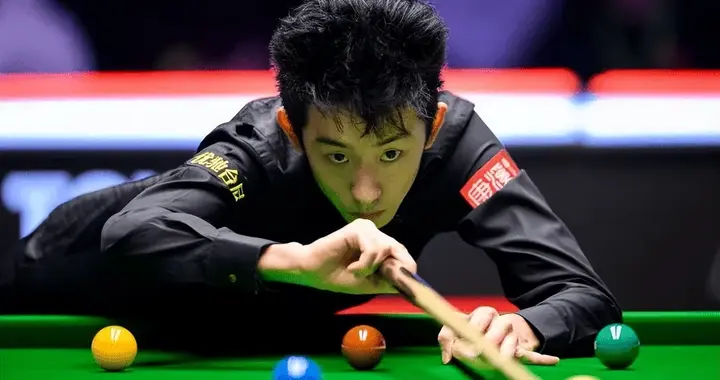 吴宜泽 6-0 横扫肖国栋 首秀大师赛即进四强创历史