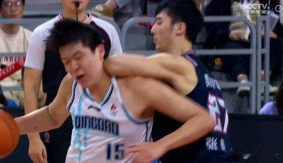 张明池肘击杨瀚森，过程恶劣，但结局不错。

今晚广东主场迎战青岛，内线恶斗当然免
