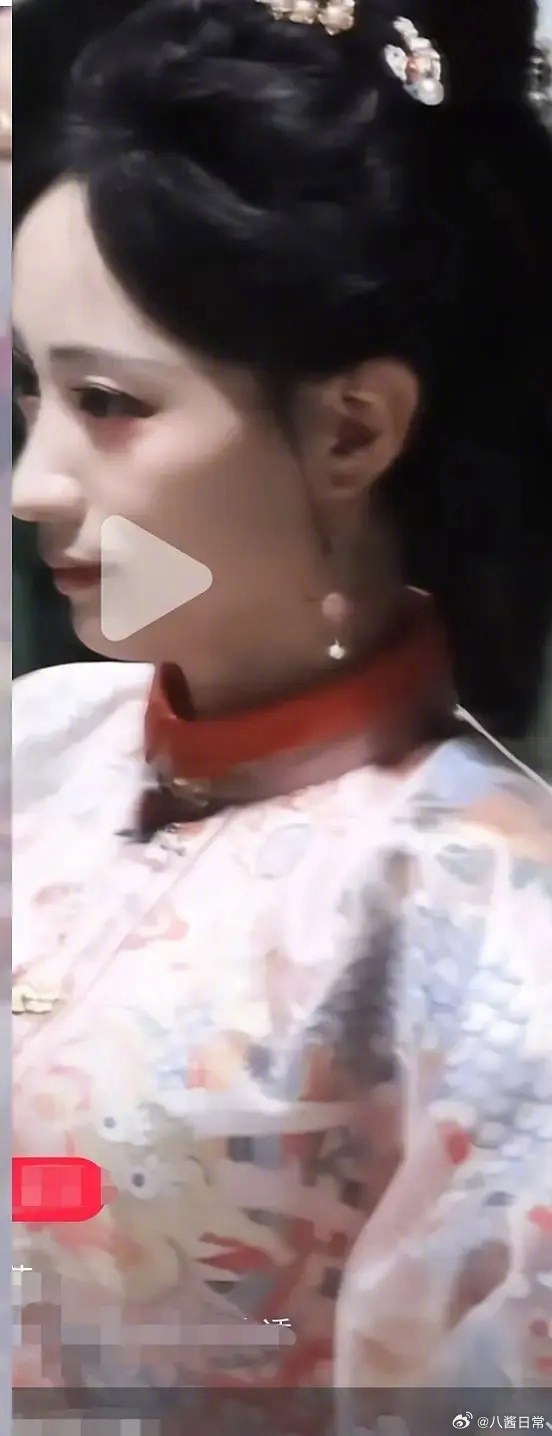 《万花世界》何宣林没有抢黄婷婷的角色吧？何宣林进组四天已经杀青了，就一套造型，跟