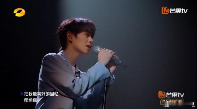 胡先煦不喝哑药原来是这种感觉看曹屿辰直播像看胡先煦串场！说话叽叽喳喳，唱歌又超认