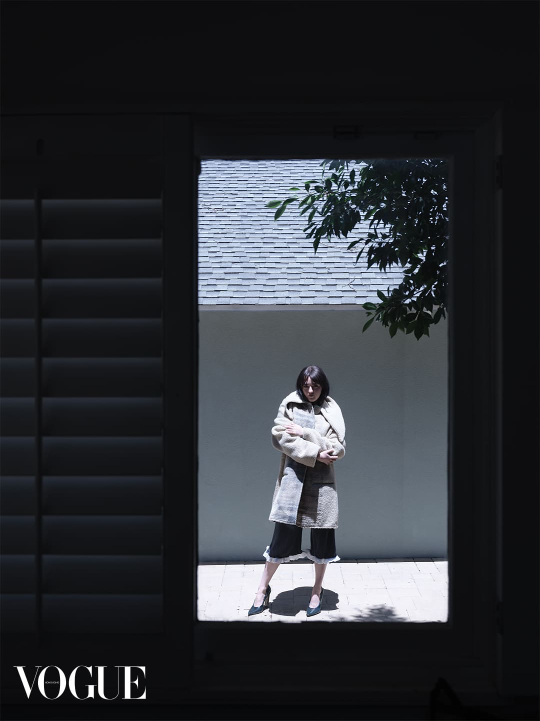 Wow！二丫Maisie Williams登上香港《VOGUE》金九数字刊封面及