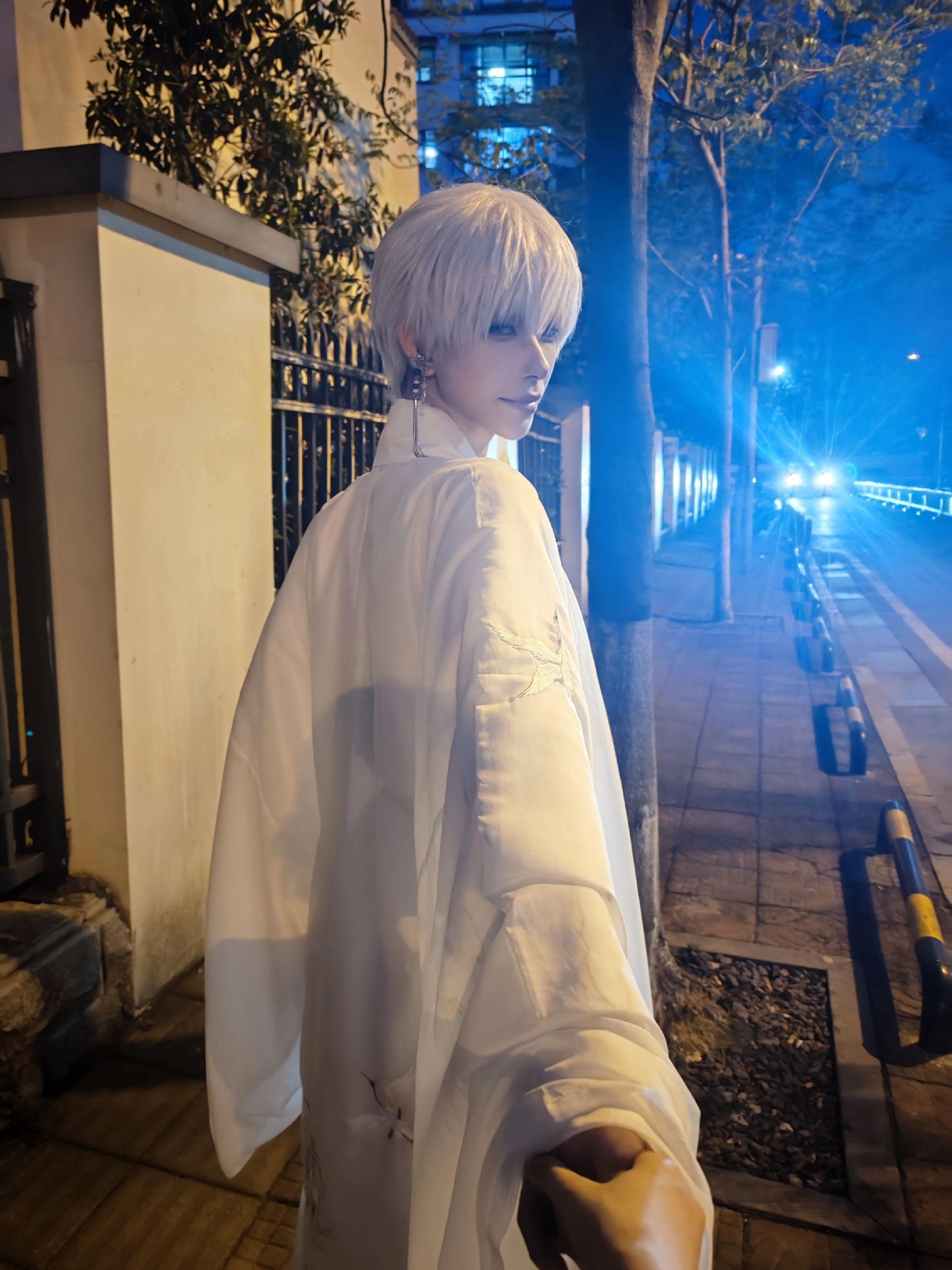 爱人的灵魂从眼中看见，在心底生长。