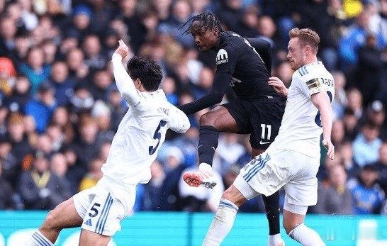 足球英超 Tottenham Hotspur本赛季整体风格依旧非常鲜明，球队在主