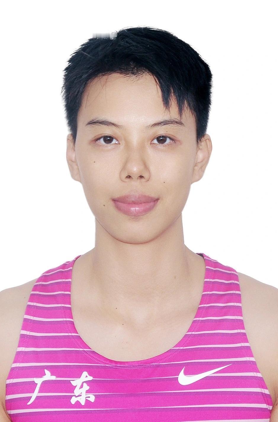 在这个快速变化的时代，许多人都在追逐所谓的“成功”，但很少有人能像刘景扬一样，用