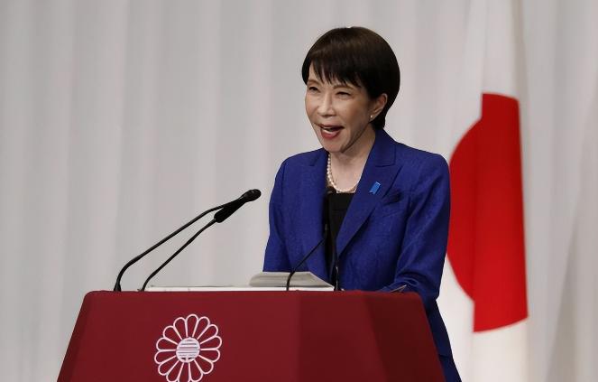 在这个世界上，最令人警惕的往往不是那些高调宣扬武力的国家，而是那些一边装作受害者