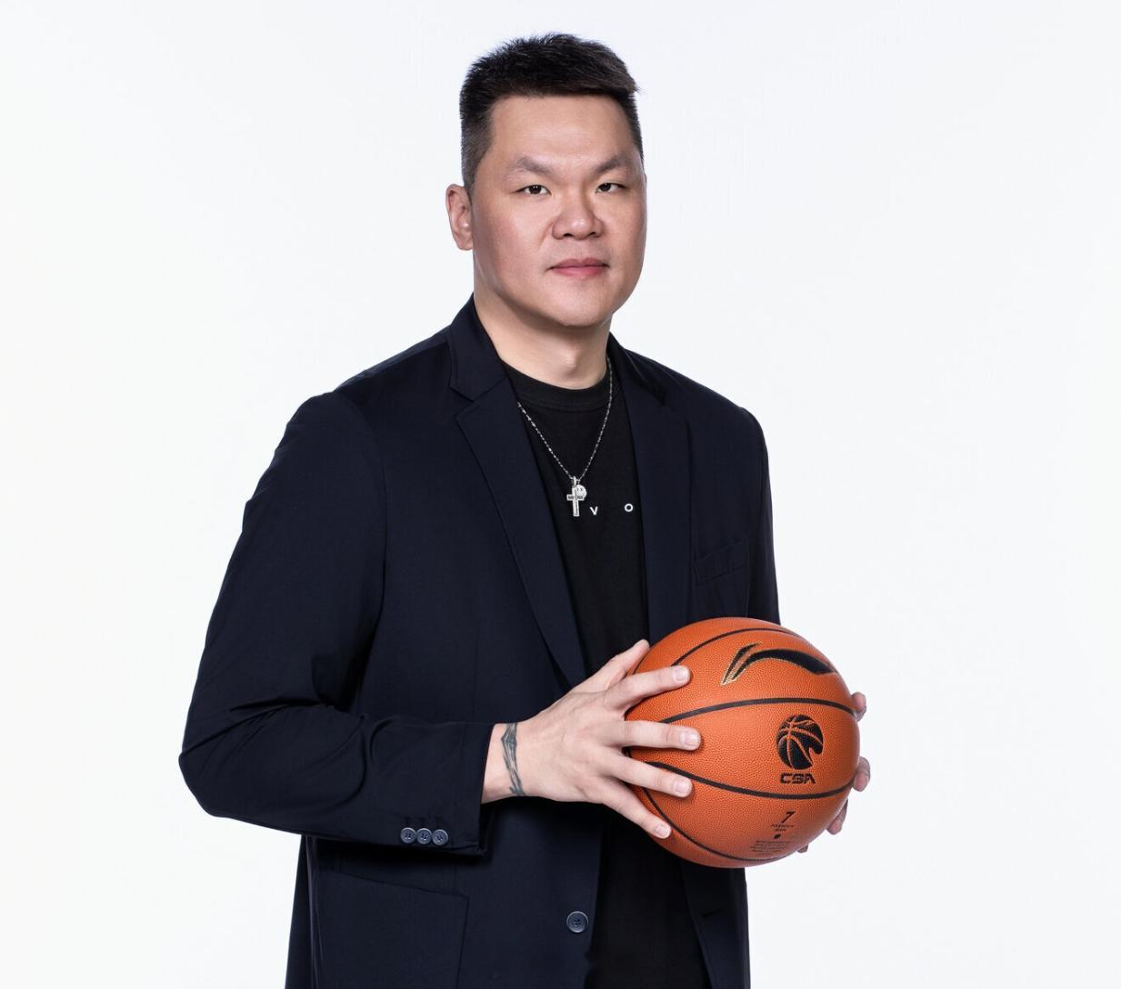 球员时代的朱芳雨将全部18个赛季都奉献给了广东男篮，期间获得8次CBA总冠军、4