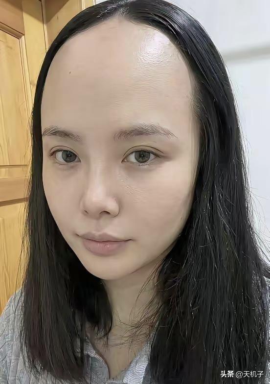 这发型在清朝，高低都得是贝勒爷。