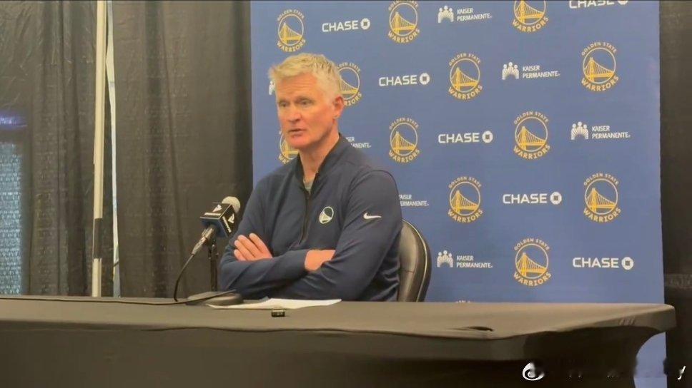 科尔表示，勇士队凭借下半场的表现配得上胜利。他还说，斯宾塞担任控卫是“理所当然”