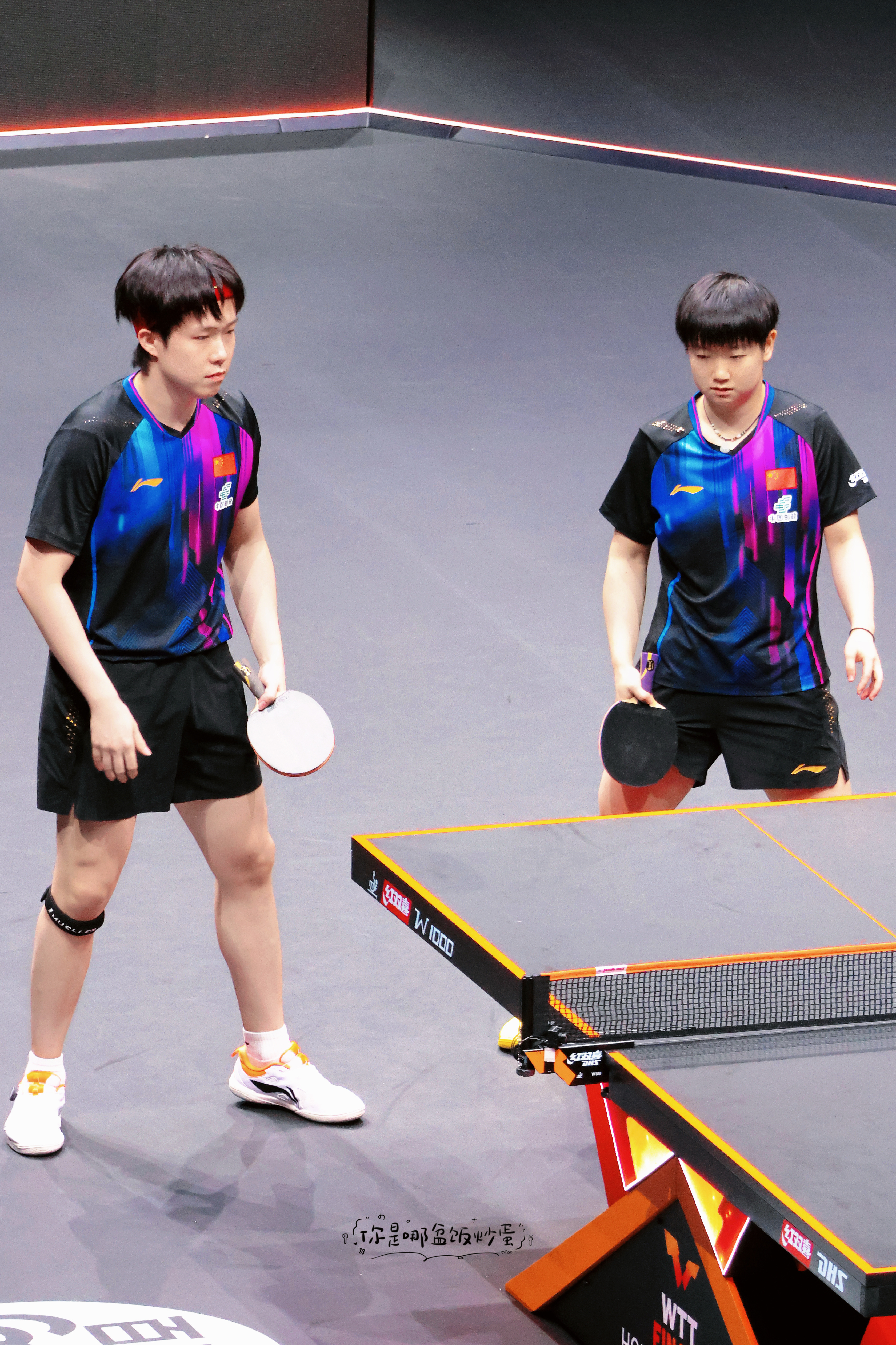 情人游天地 日月换行李 