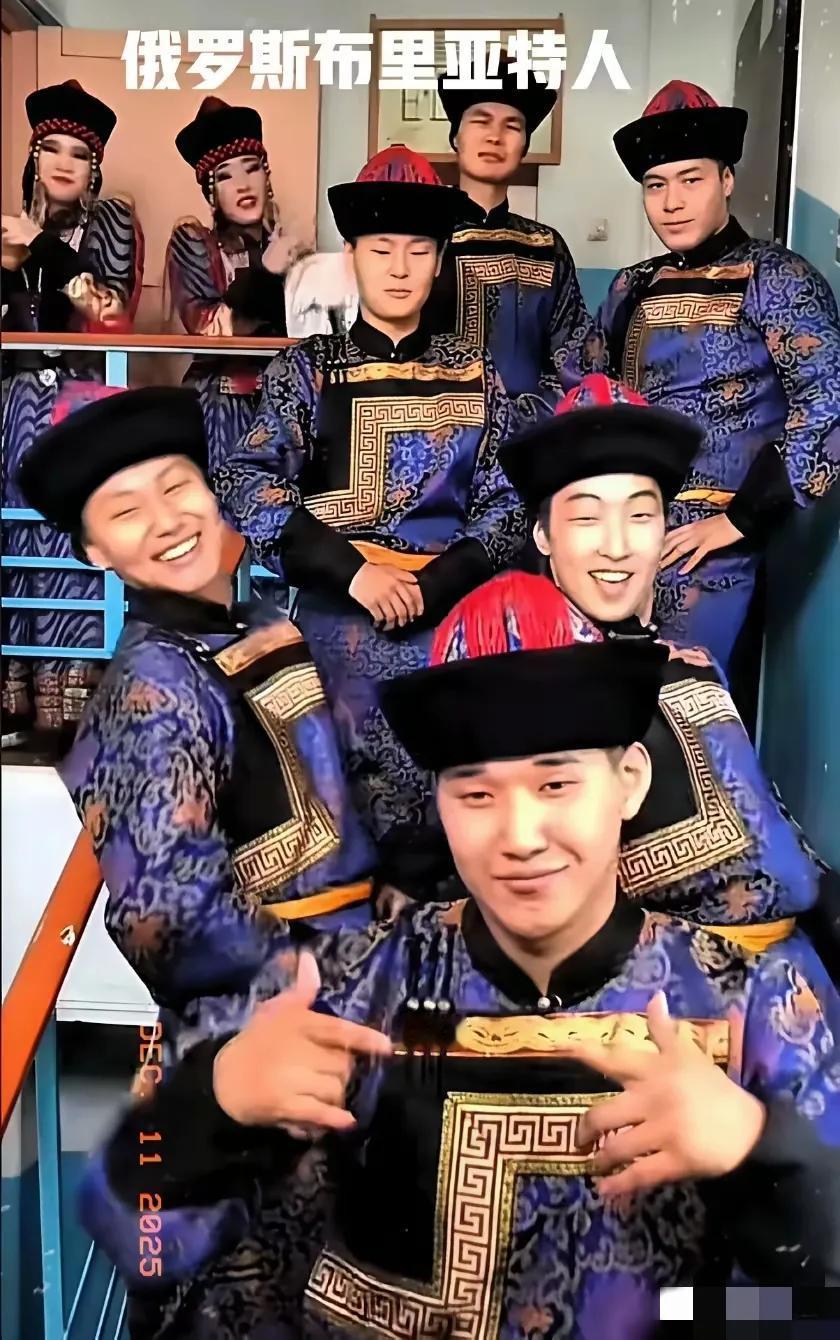 别让荒诞假说，混淆历史真相！
 
最近刷到个离谱说法：满清不是满族，竟是俄国里亚