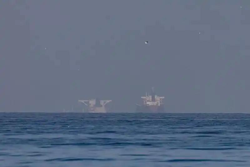 伊朗发大招！彻底关闭霍尔木兹海峡，中国两艘货轮没能通过，折返回波斯湾

据英国路