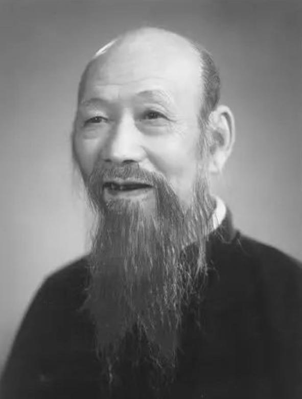 1931 年，宋美龄和母亲去杭州玩，花了 1.3 万元，事后找浙江省政府报销，省