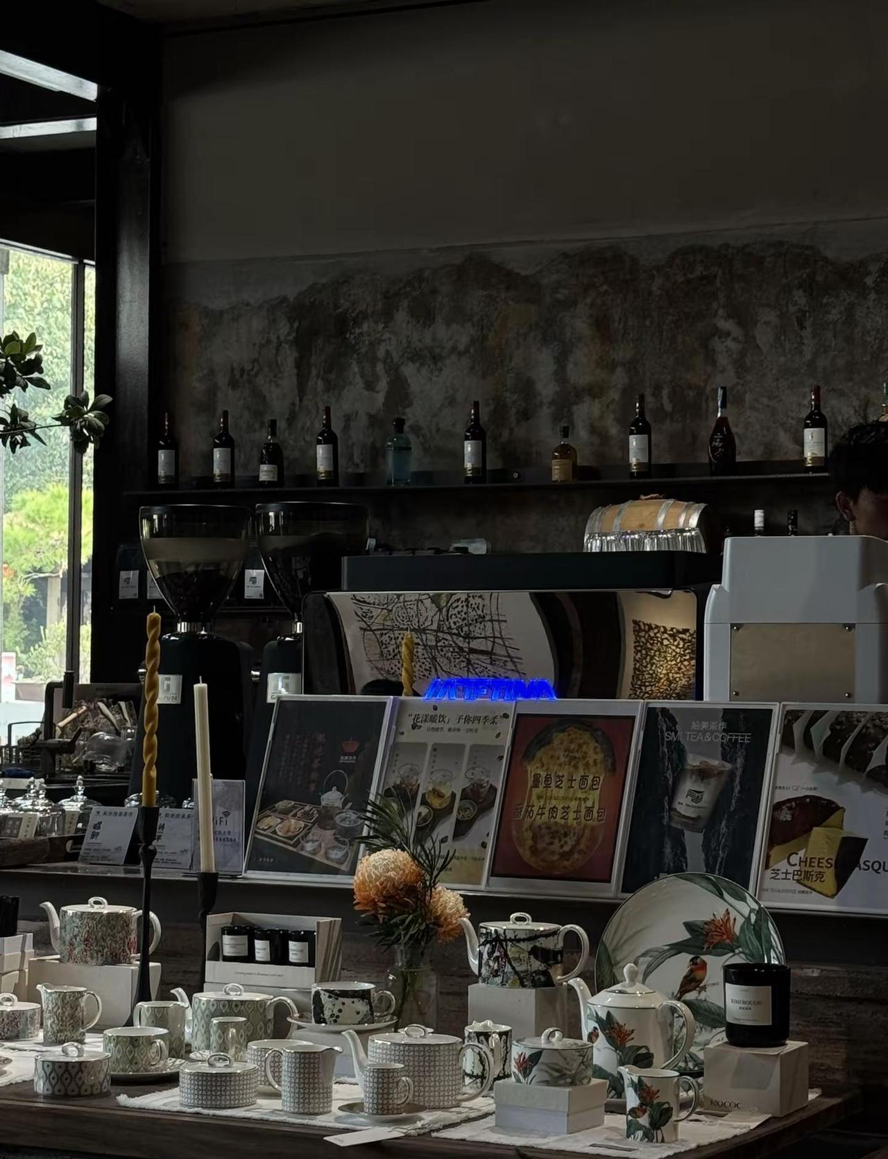 🧩。麦浚龙 咖啡ootd穿搭