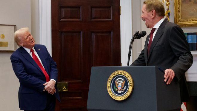 爆！71岁成龙应特朗普请求拍《尖峰时刻4》，三部曲60亿票房神话将续写
 
作为