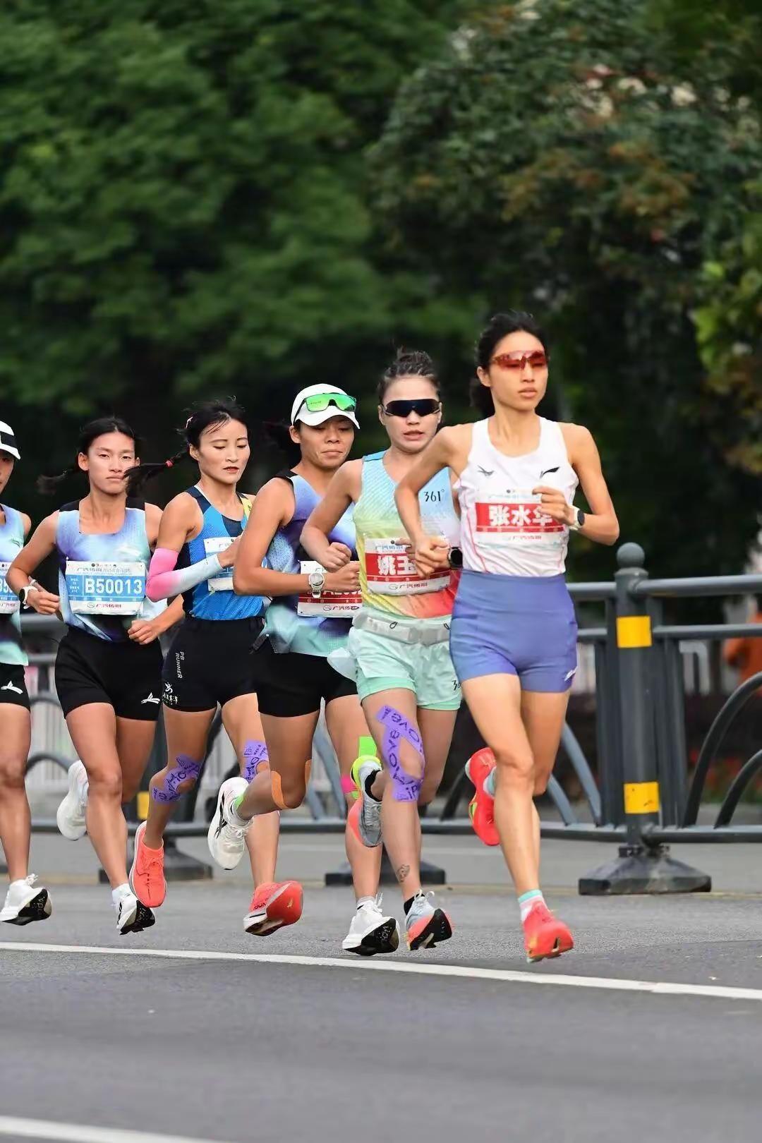 咎由自取
福建医科大学第一附属医院终于忍无可忍，对张水华做出了警告处分。
从年初