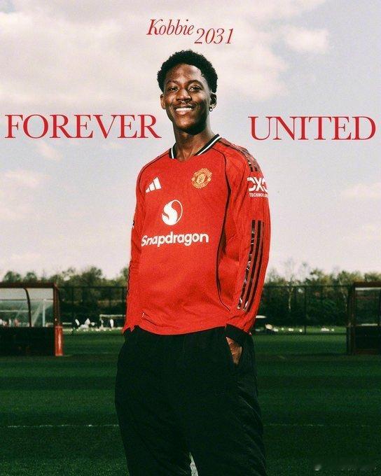 【官方】曼联与21岁青训中场梅努续约至2031年夏天，据悉他的周薪从2万英镑涨到