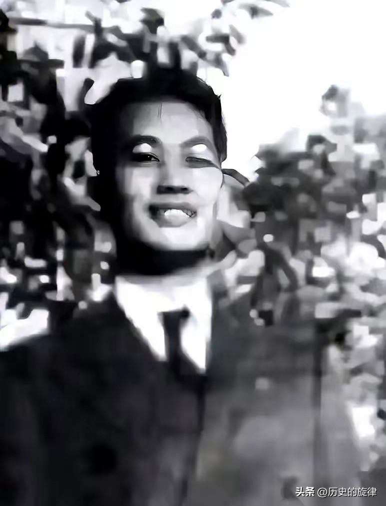 1942年南京荒唐一幕！汪精卫妻子穿睡衣大骂日军，竟救下我党潜伏王牌特工
 
1