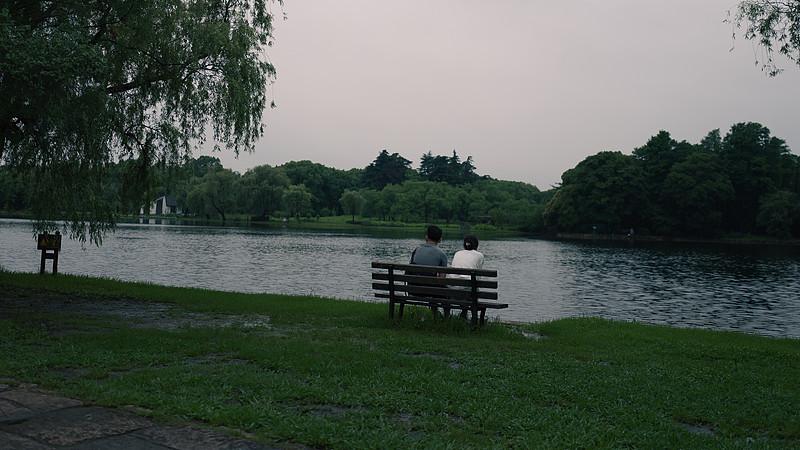 好男人不是没有诱惑。而是面对诱惑时能够守住本心。守住道德防线。

喜欢仰慕异性，