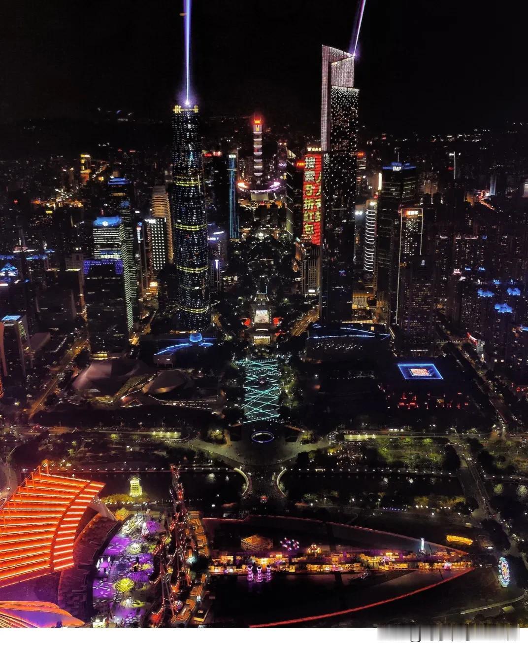 花城汇和海心沙，那可是广州新中心的宝藏地。花城汇地下库停车方便，逛完花城汇，还能