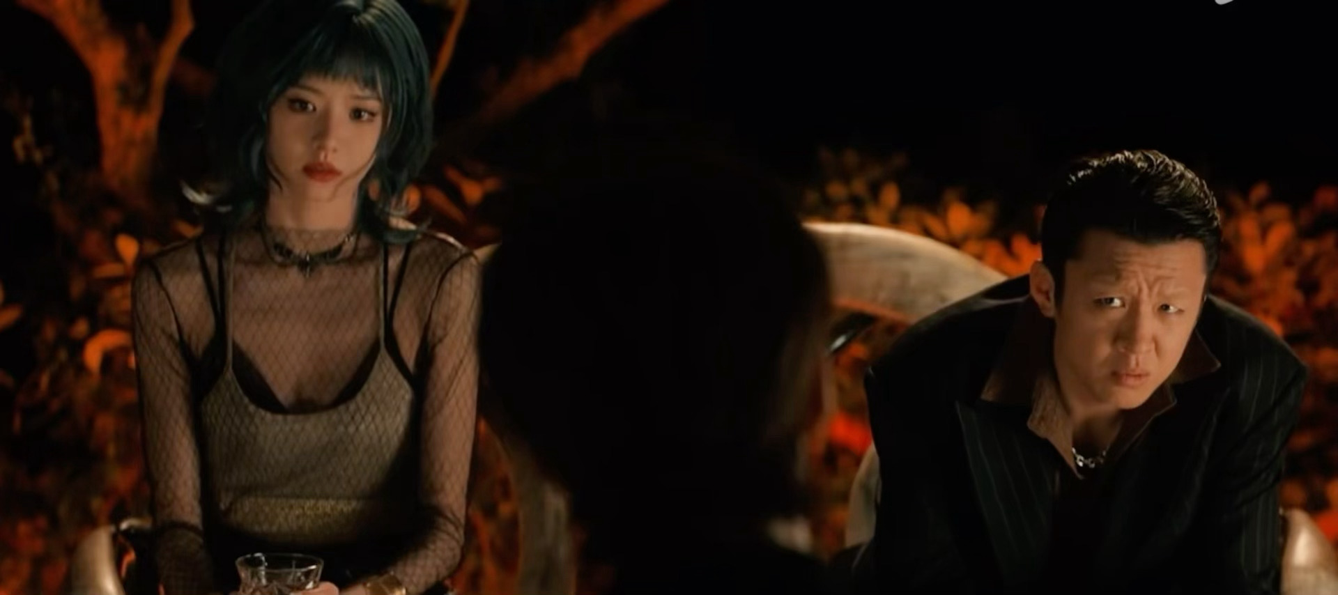 地枭多疑但实在好骗 熊黑：ber？bro？ 枭：变成人之前也没说人心那么复杂啊枭