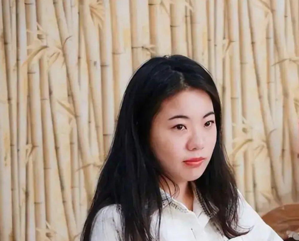 这就叫求仁得仁。想想蒋方舟之前的那股勇气，硬气，现在就觉得可笑啊。蒋方舟道歉