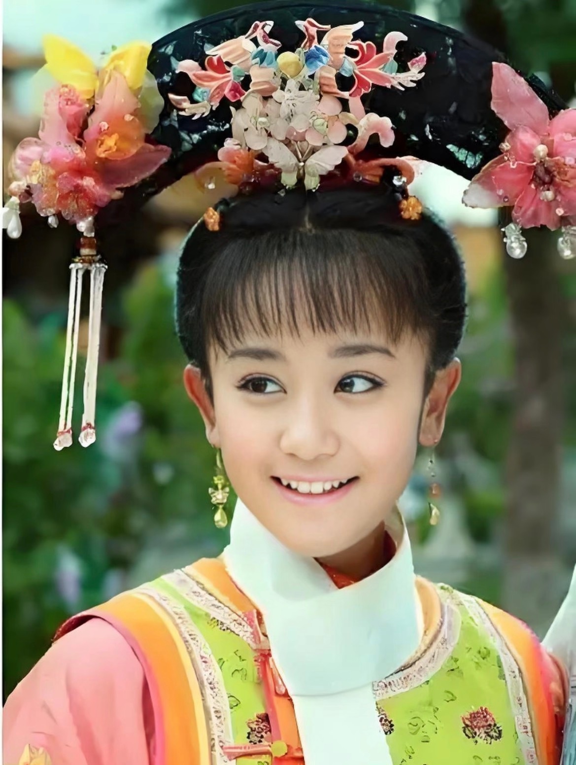 海陆变样了是演新还珠格格紫薇的那个海陆吗？这也太不像了，是妆容的问题吗？感觉没有