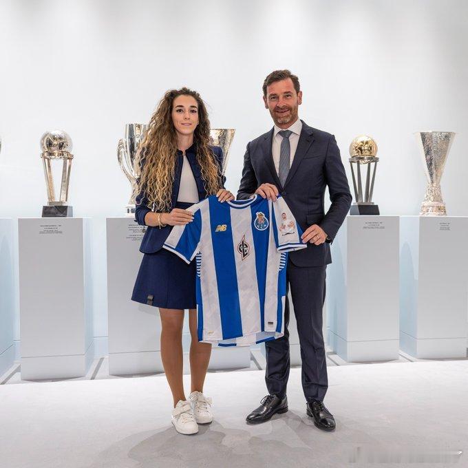 波尔图足球俱乐部与迪奥戈·若塔创立的电子竞技队伍Luna eSports续签合作