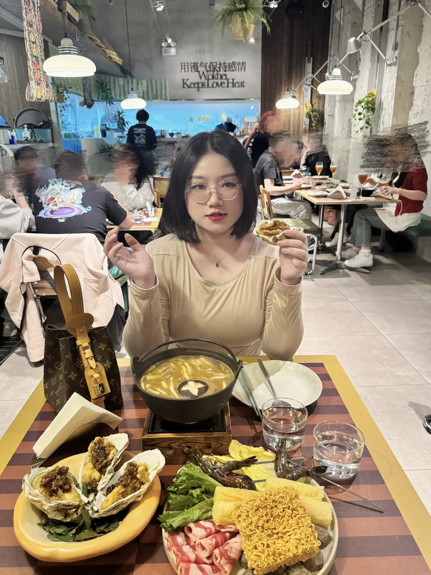 🌊在海边新开的泰式bistro🍽️ 吃了炸生蚝🦪和沙爹涮涮锅🥘...