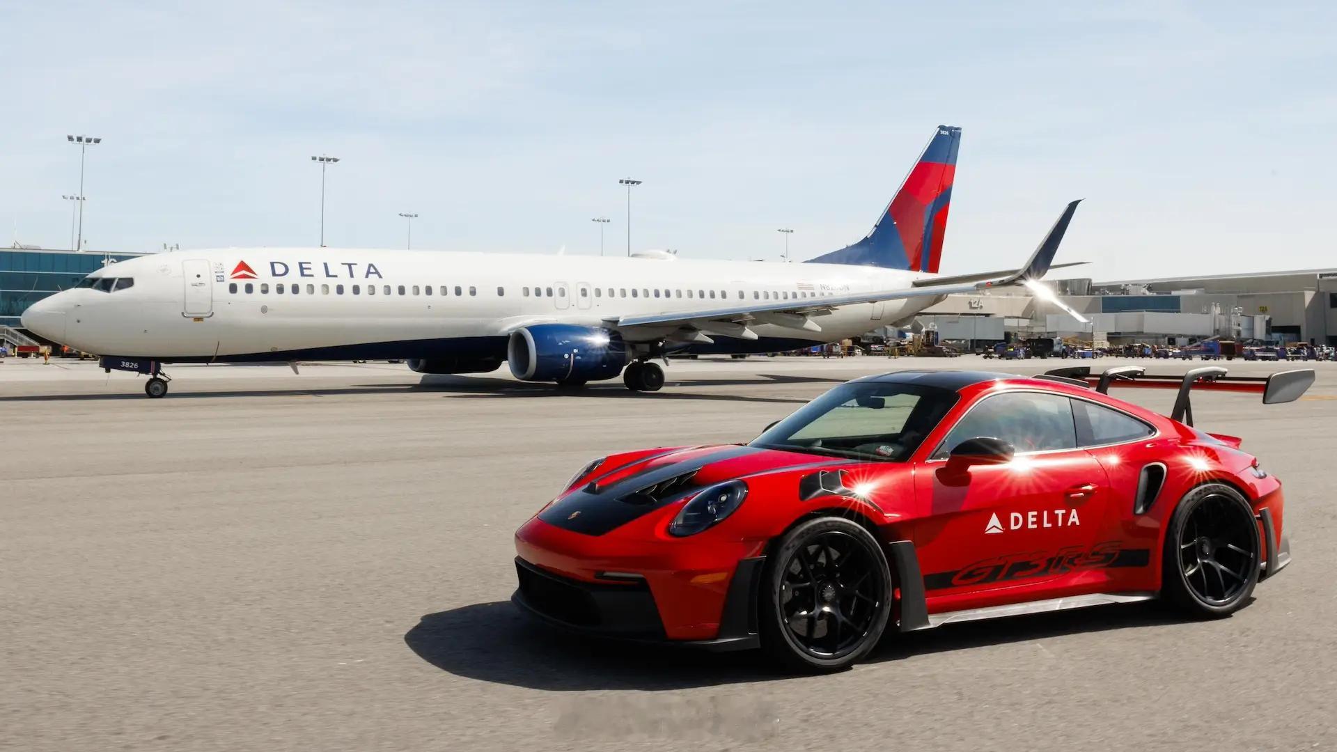 【航班转机时间太紧怎么办？坐上保时捷911 GT3 RS赶下一班】达美航空与保时