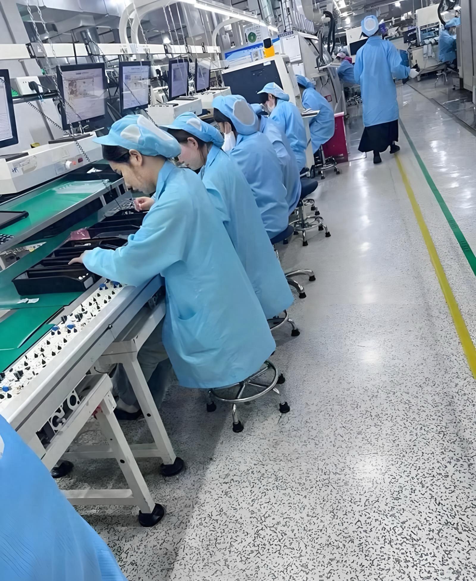 【中国游客在日本人眼里就是农民工厂妹】日本从没承认是被中国打败的，他一直觉得是被