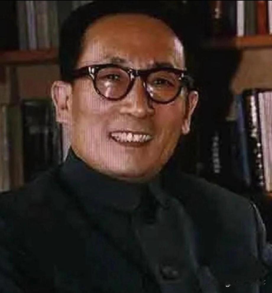 全树仁，辽宁省新民县人，1949年4月加入中国共产党。曾任中共辽宁省委书记、省人