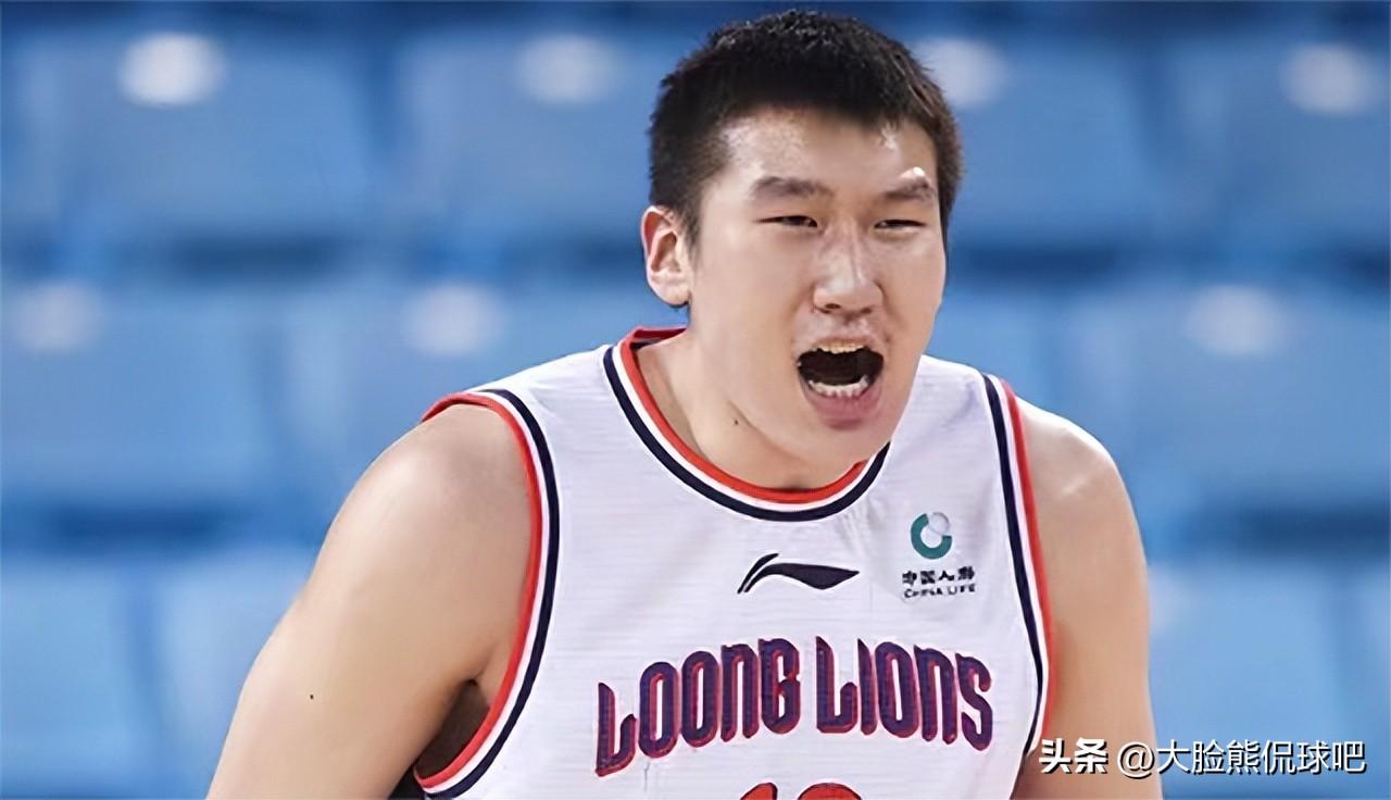 裁掉萨林杰，引进李炎哲？
有消息称，由于内线薄弱，广东男篮窗口期要有新动作。
本