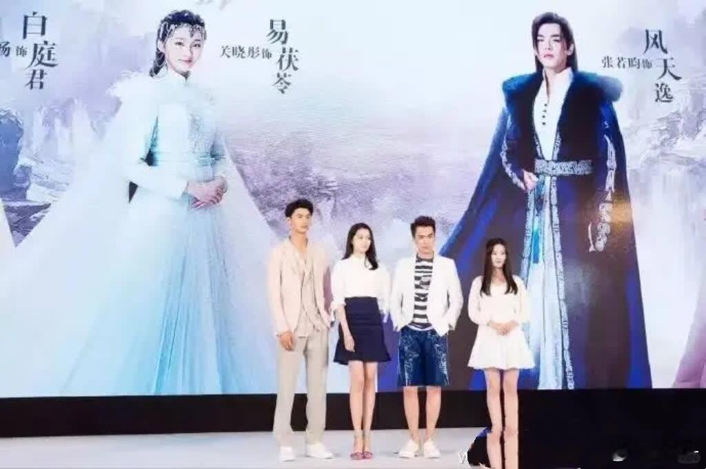  杨紫鞠婧祎撞衫！美出两种画风  杨紫鞠婧祎撞衫同款礼服？这波双赢太绝了！ 家人