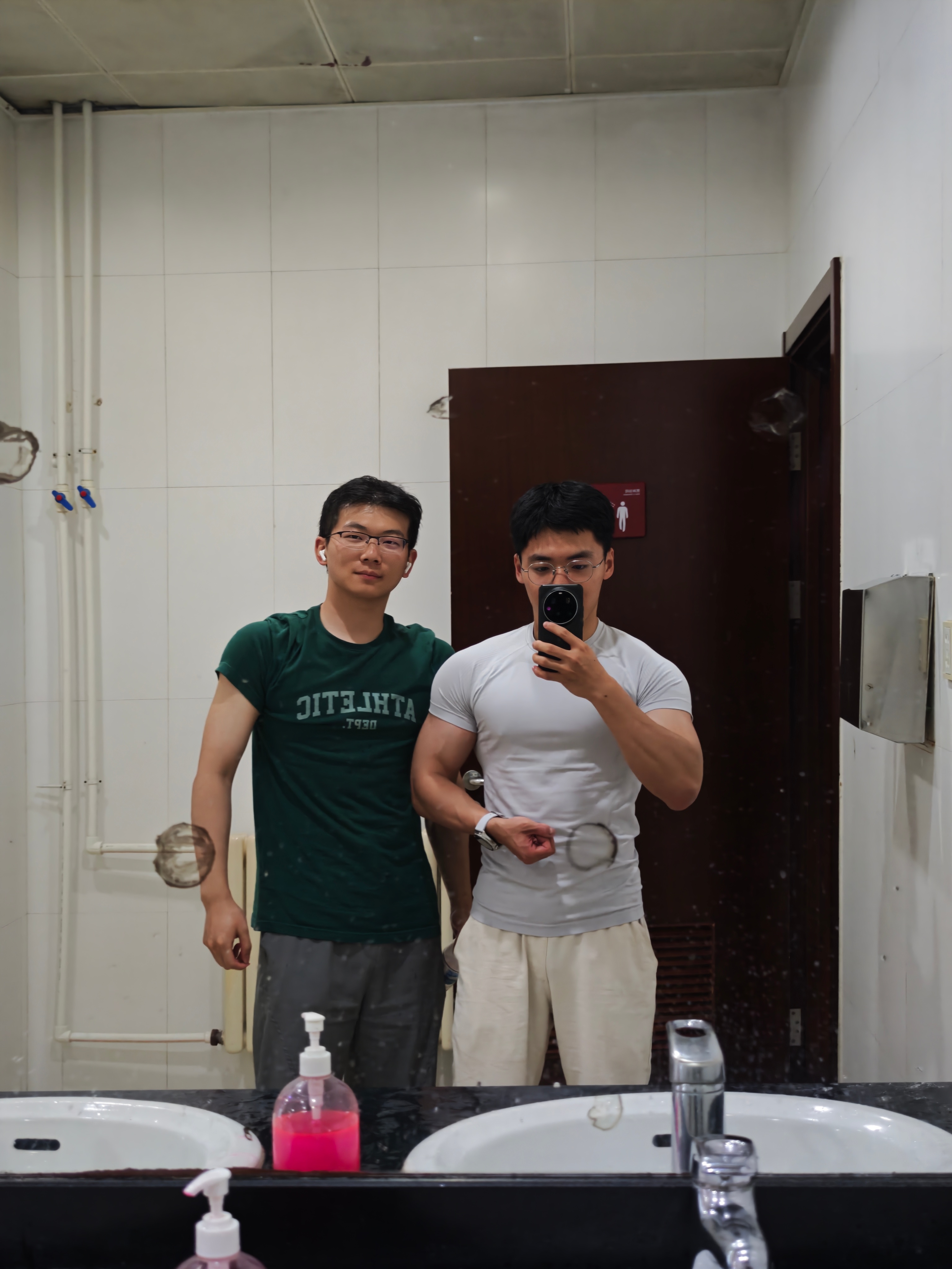 舍不得。 北京·北京大学邱德拔体育馆