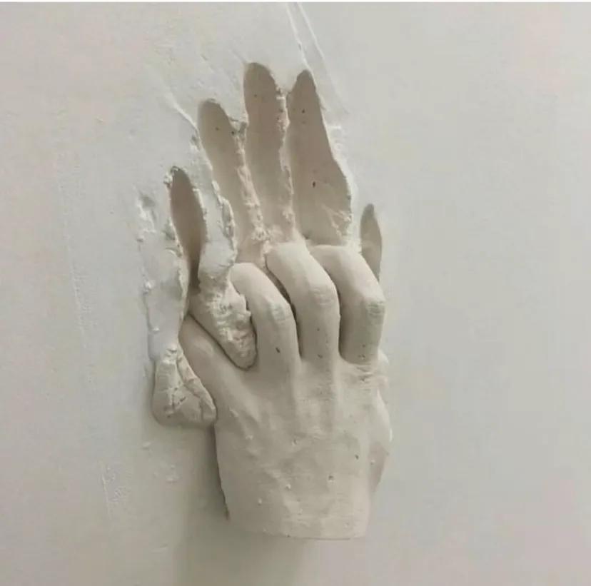 朋友好少，是不是自己有问题
朋友越来越少，甚至是以前上学交的朋友都慢慢失去联系了