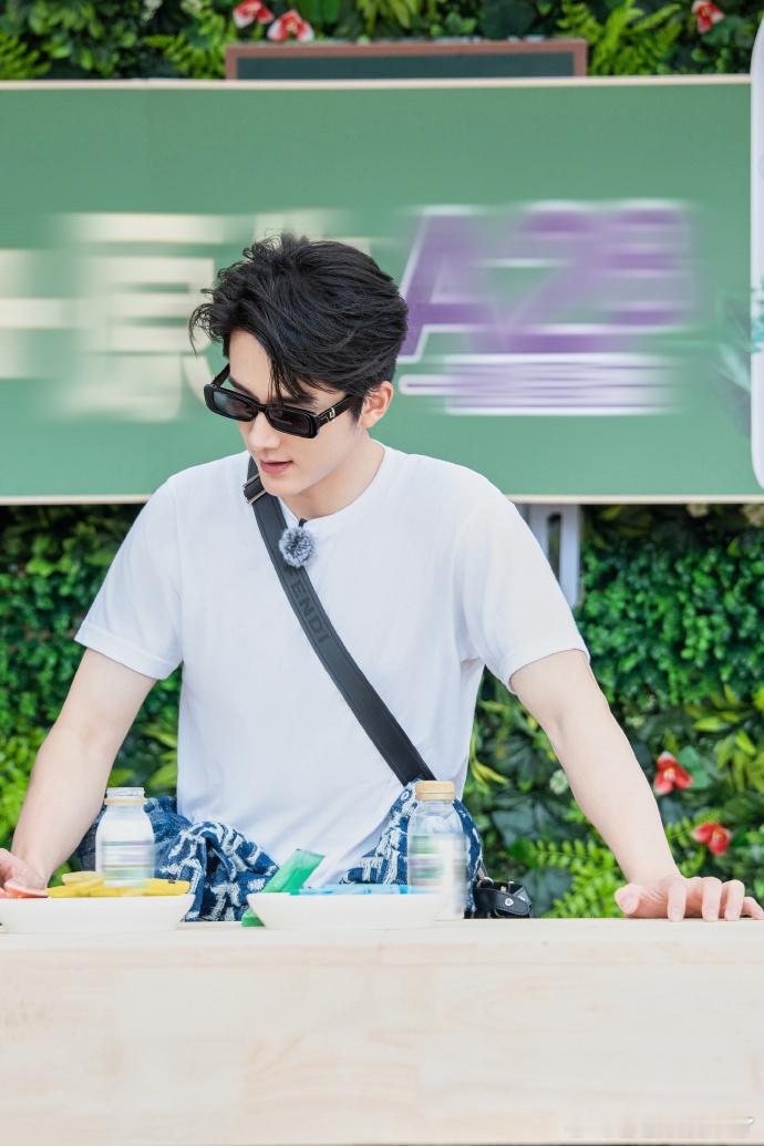 #张新成在650有了编制#张新成和 650 的互动太精彩啦！他完全被同化，积极搞