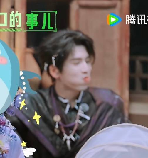 给小猪吃乐了 