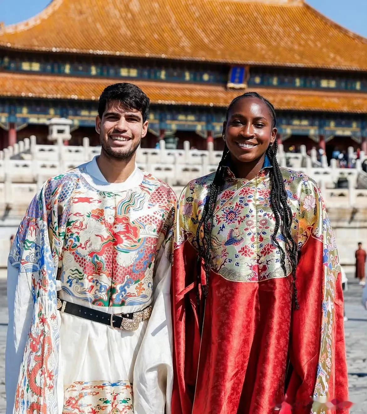 🔵中网男女单冠军🏆

男单冠军：🇪🇸阿尔卡拉斯
女单冠军：🇺🇸高芙
