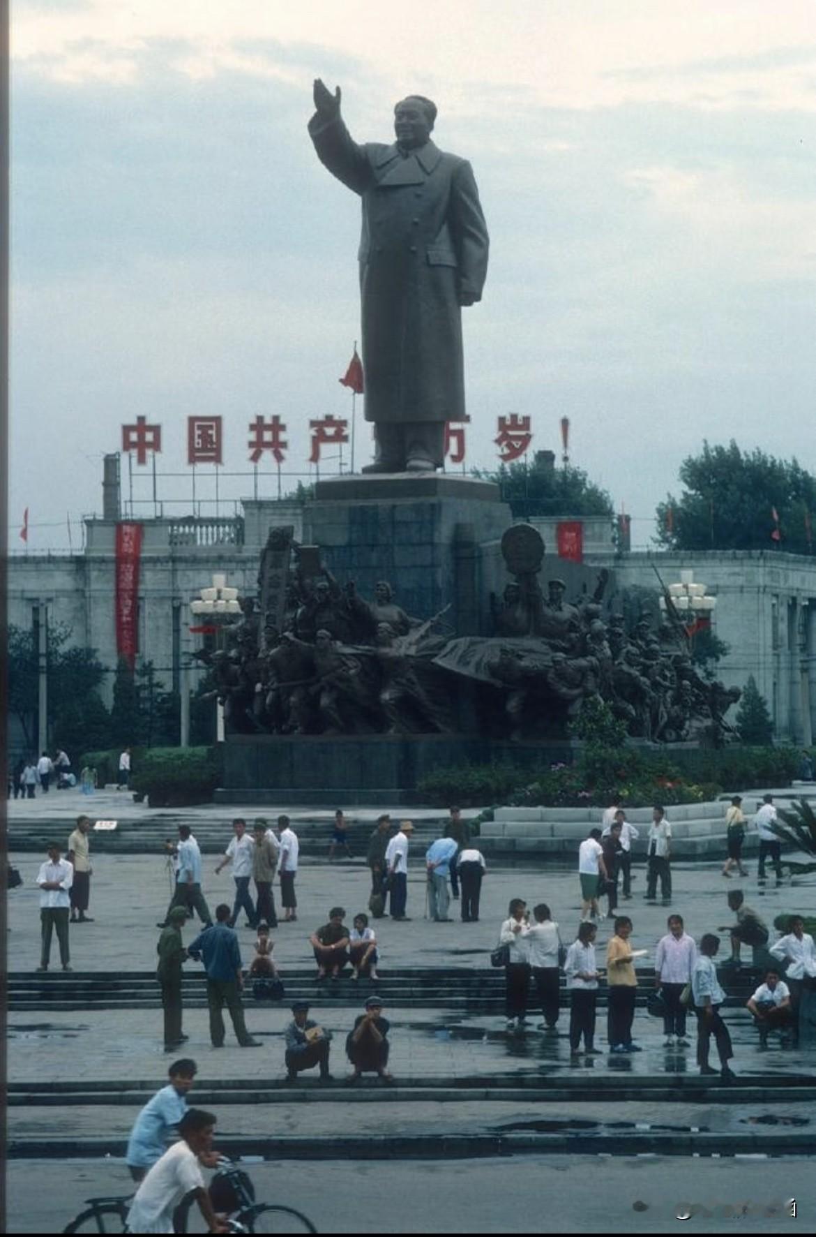 70年代的东北，回不去的黄金岁月

提起70年代，东北绝对是全国瞩目的存在。
作